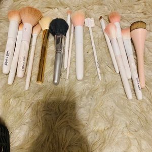 Makeup brushes